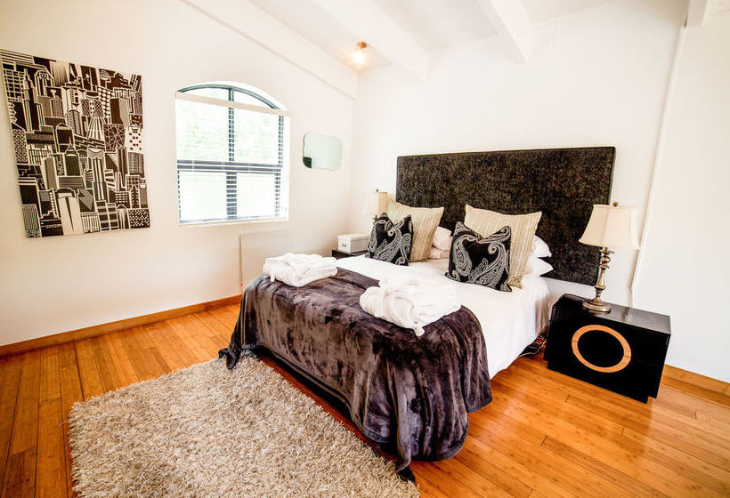 The Ivy Apartments 17