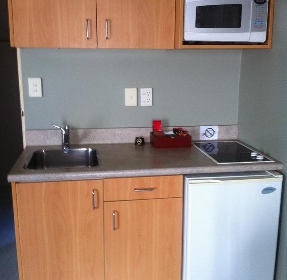 Courtesy Court Motel 5