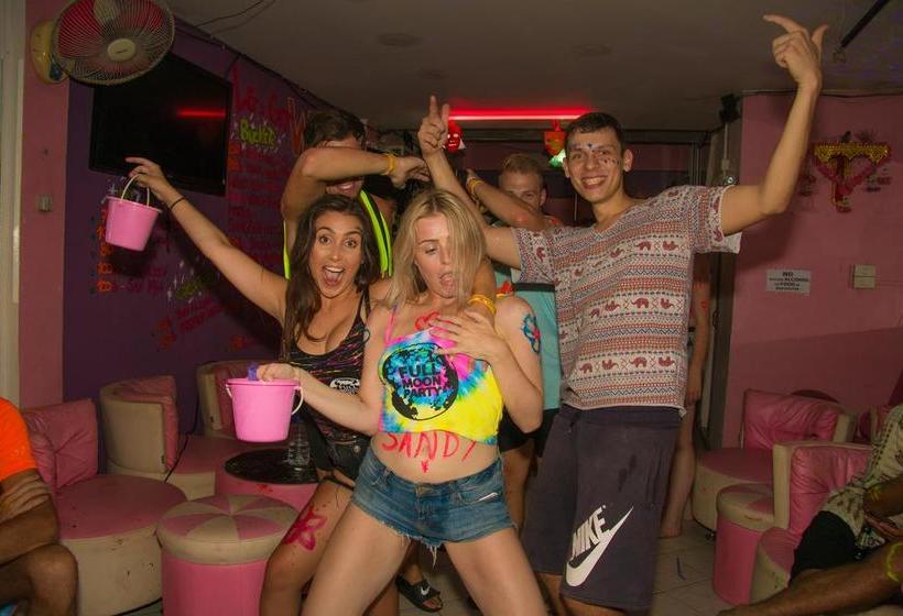 Wild & Wandering Hostel 16