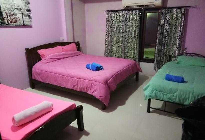 Wild & Wandering Hostel 9