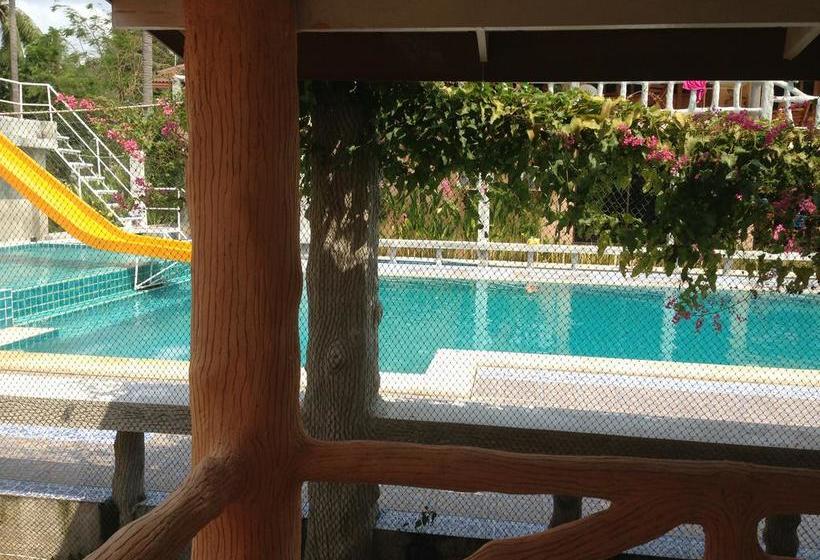 Resort Paradise Bungalows 10