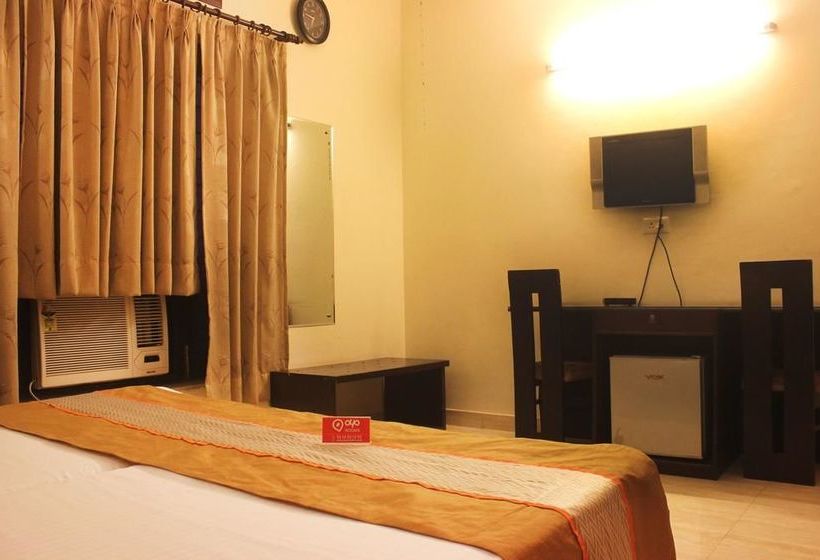 Hotel Oyo Rooms Near Paras Hospital 10