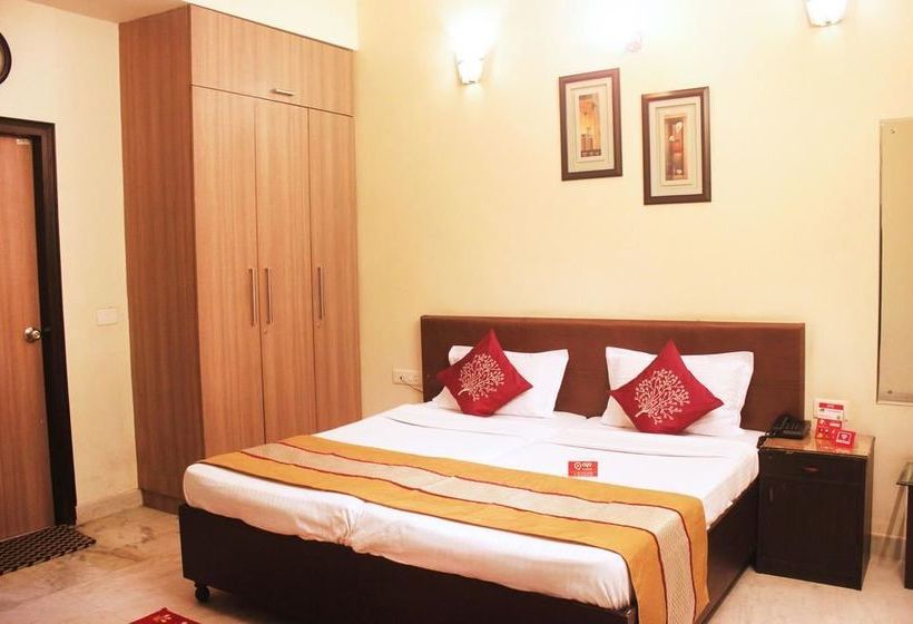 Hotel Oyo Rooms Near Paras Hospital 4