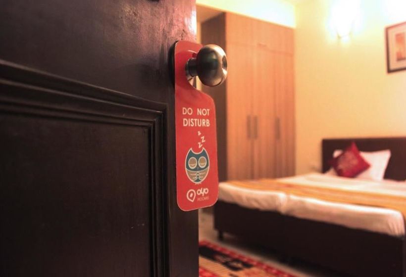 Hotel Oyo Rooms Near Paras Hospital 5