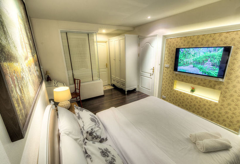 The Title Boutique Phuket 11