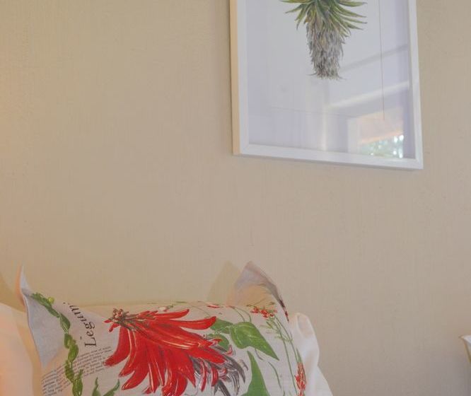 Raptors Wildlife Escapes 28 Apartment 11