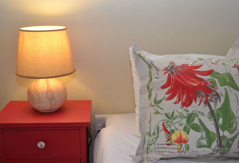 Raptors Wildlife Escapes 28 Apartment 13