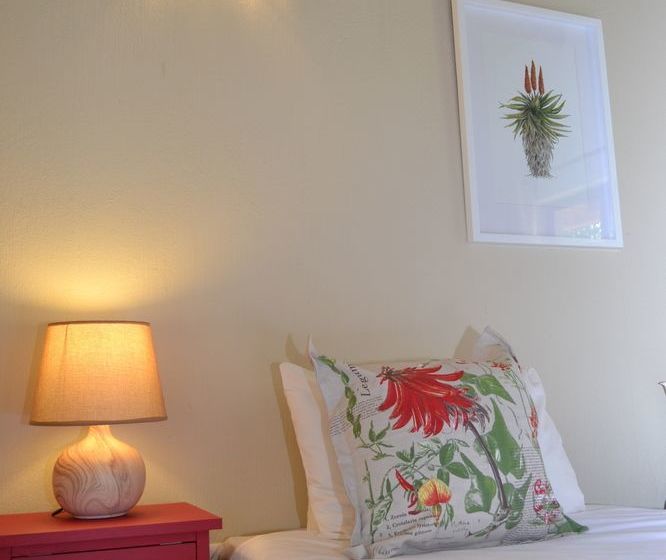 Raptors Wildlife Escapes 28 Apartment 17