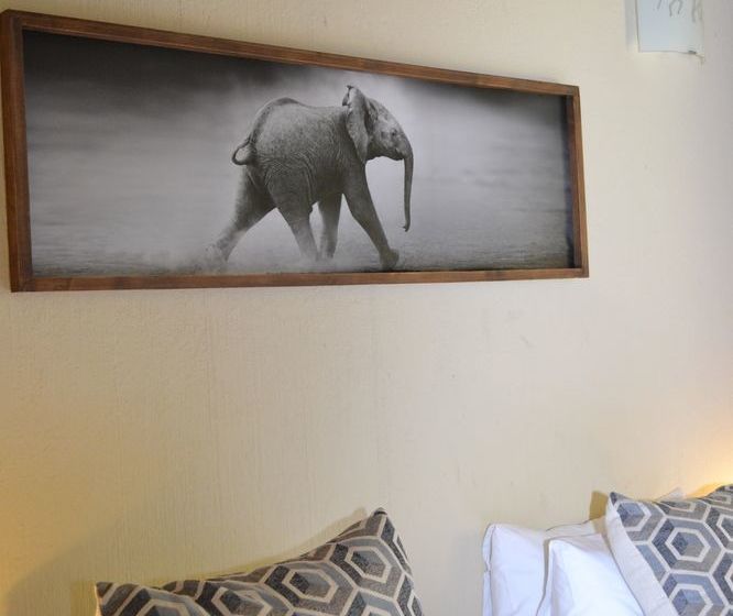 Raptors Wildlife Escapes 28 Apartment 9