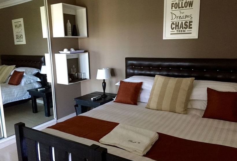 Bed and Breakfast Cloud 9 On George Randall Drive East London