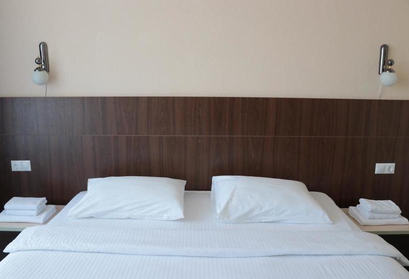 Hotel Znanie Health Resort 2