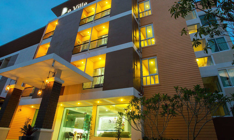 Hotel De Ville Nakhon 10