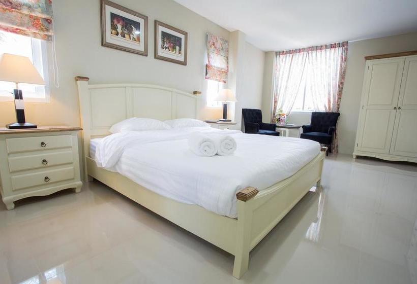 Hotel De Ville Nakhon 7