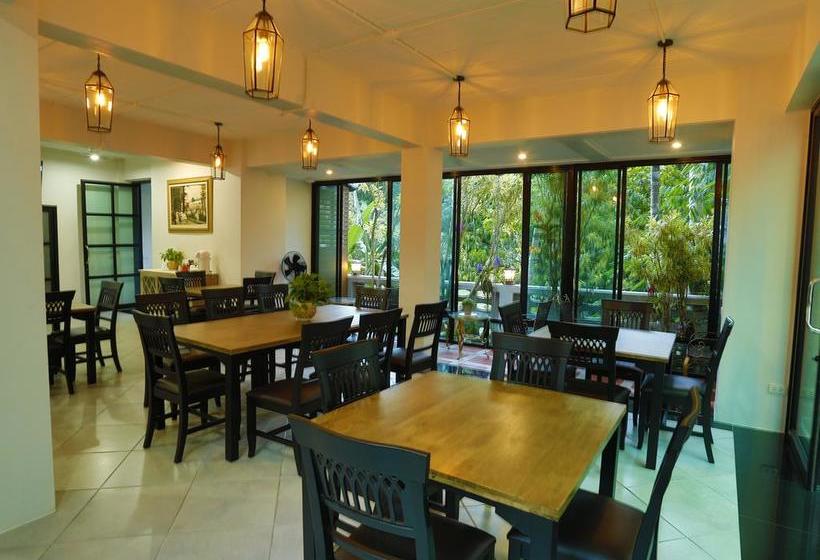 Hotel De Ville Nakhon 8