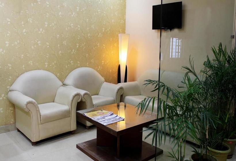 Hotel Oyo Rooms Railway Station Raja Road 1 3