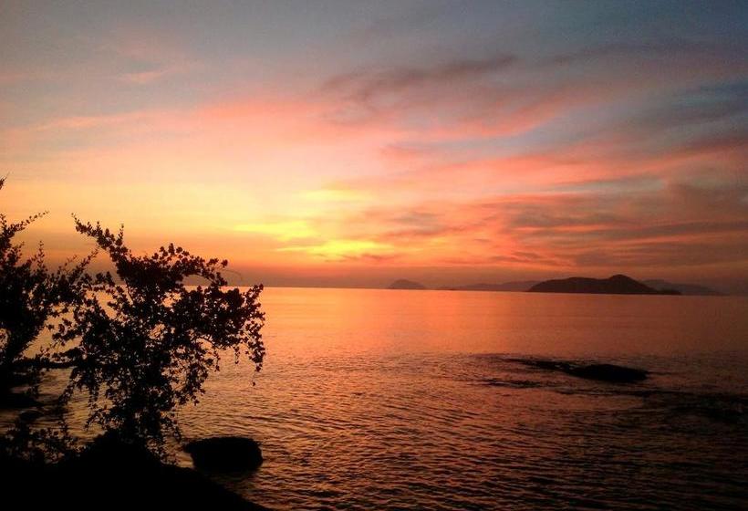 Hotel Banana Sunset Bar & Bungalows 17