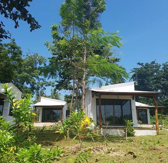 Hotel Banana Sunset Bar & Bungalows 2