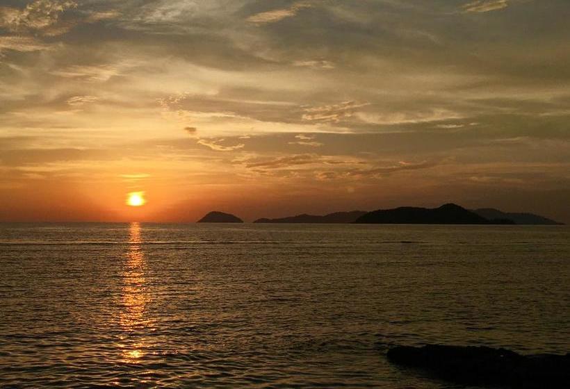 Hotel Banana Sunset Bar & Bungalows 5