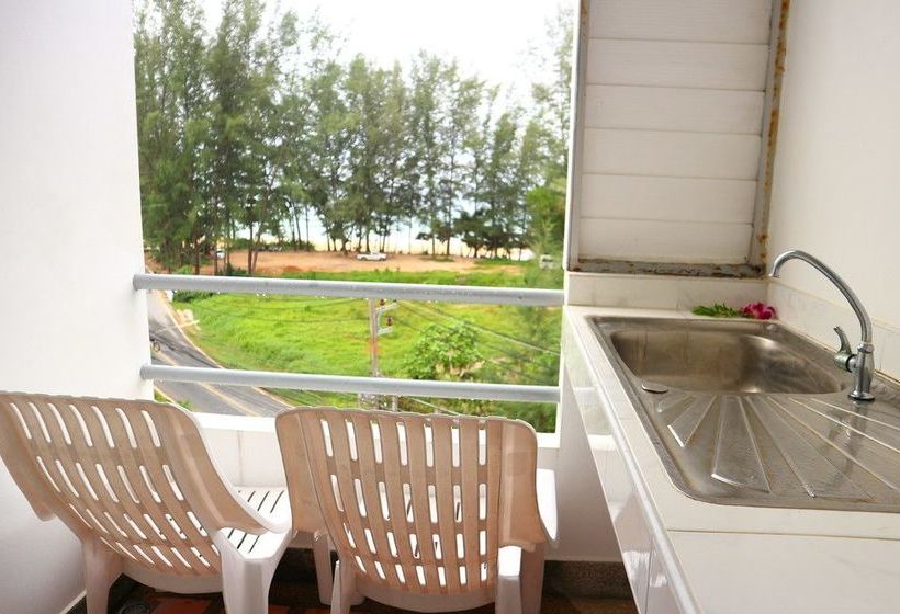 Hotel Naithon Beach Mansion 14