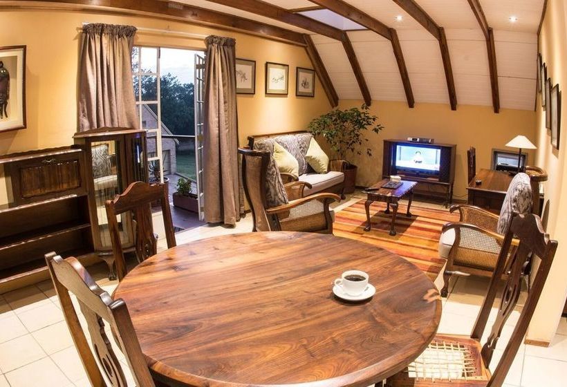 Emzini Apartments 10