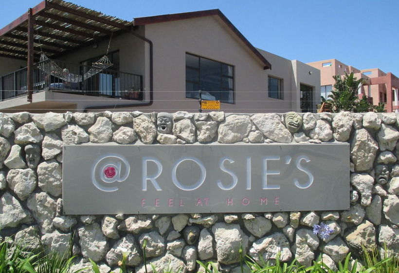 Hostel Guesthouse @ Rosie's