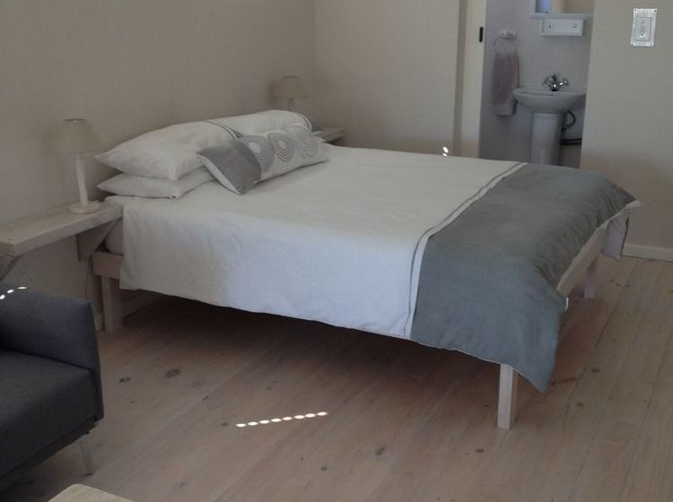 Hostel Guesthouse @ Rosie's 1