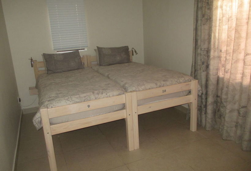 Hostel Guesthouse @ Rosie's 11