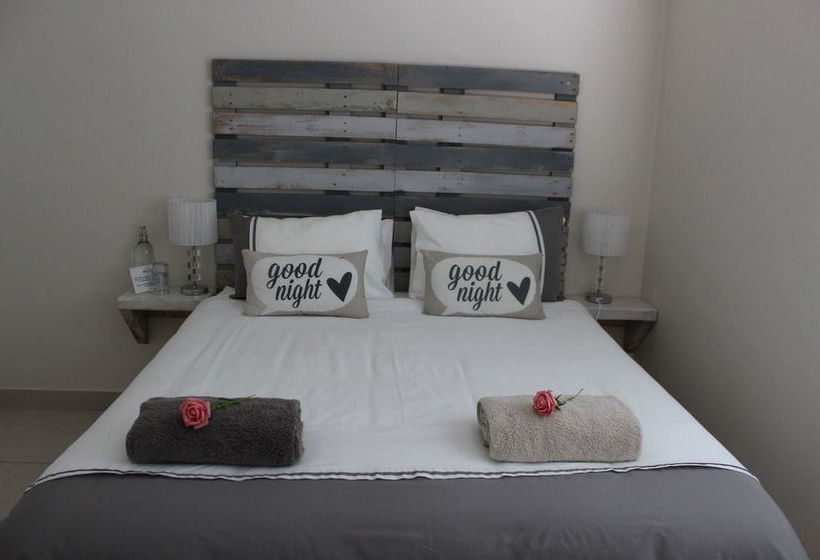 Hostel Guesthouse @ Rosie's 12