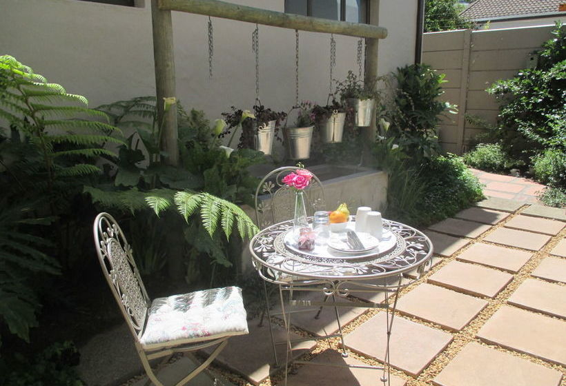 Hostel Guesthouse @ Rosie's 16