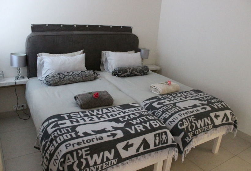 Hostel Guesthouse @ Rosie's 9