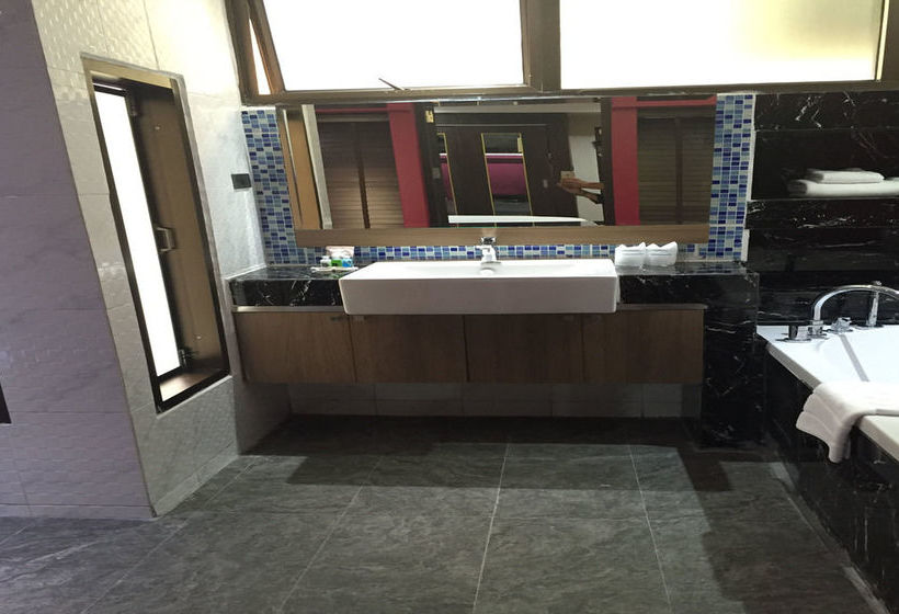 Grand Pink Hotel Hat Yai 15