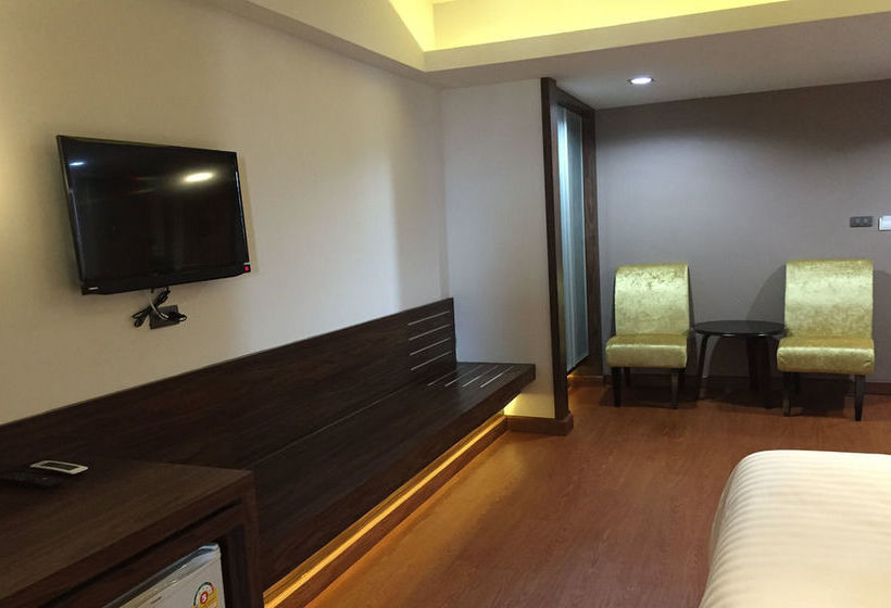 Grand Pink Hotel Hat Yai 3