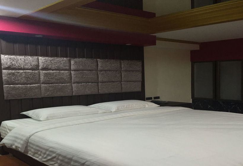 Grand Pink Hotel Hat Yai 4