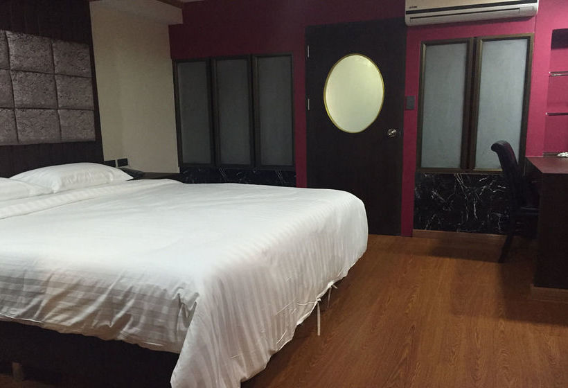 Grand Pink Hotel Hat Yai 7