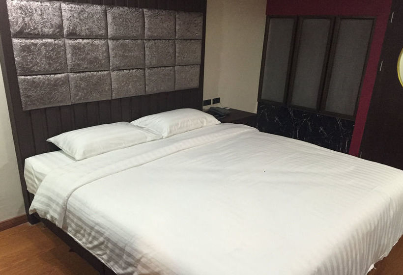 Grand Pink Hotel Hat Yai 9