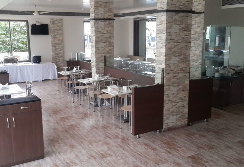 Hotel New Leaf Achillea Chakan 14