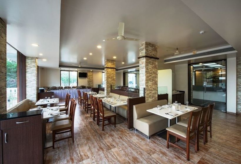 Hotel New Leaf Achillea Chakan 15