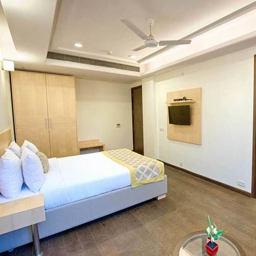 Hotel Stately Suites NH 8 8