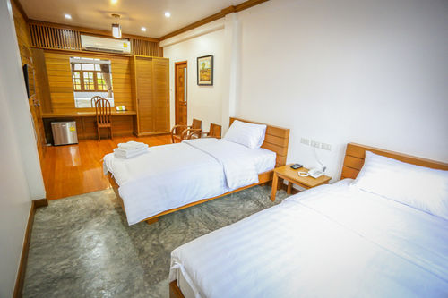 Hotel Tree Home Plus Home Stay 8