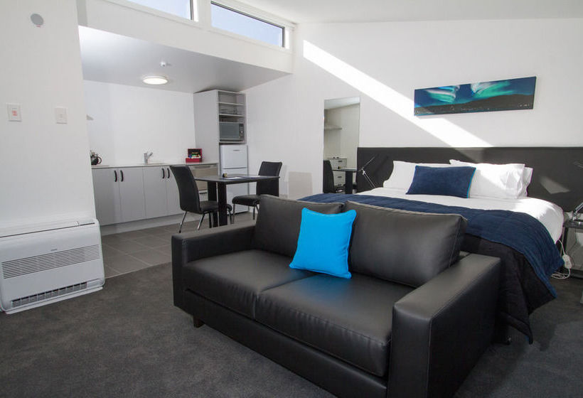 Motel Aurora On George 13