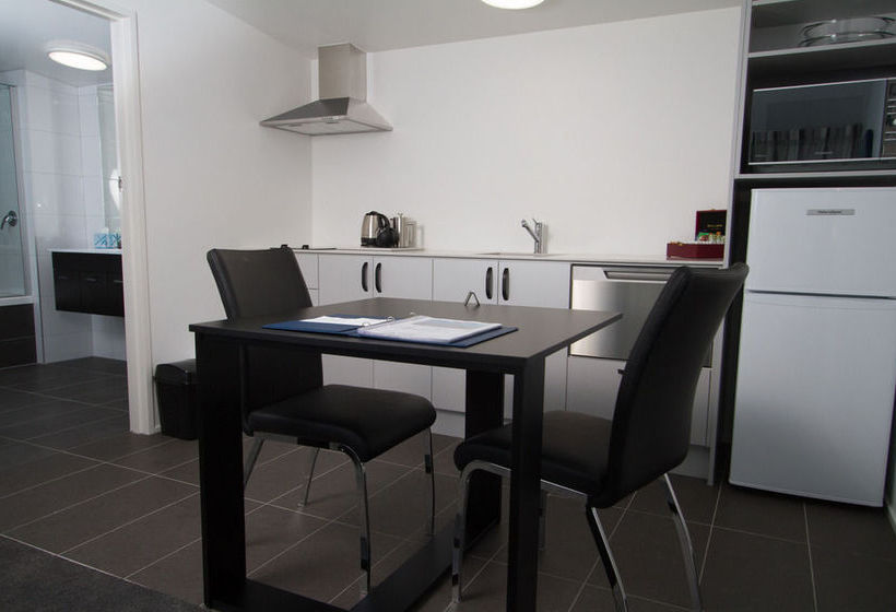 Motel Aurora On George 14