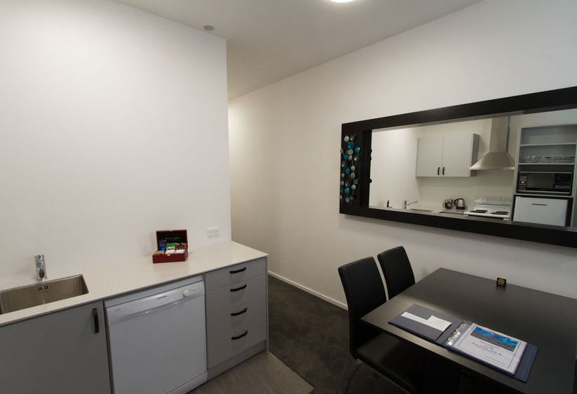 Motel Aurora On George 16