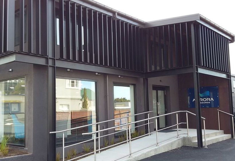 Motel Aurora On George 17