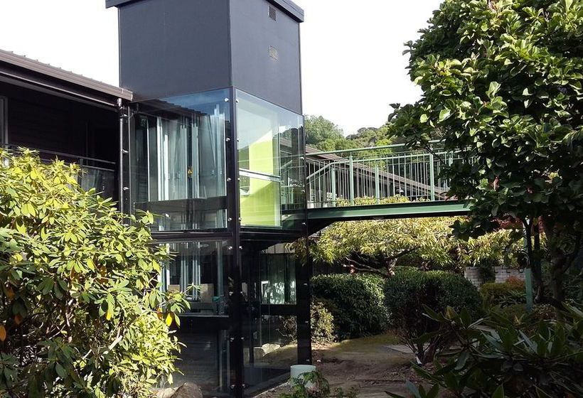 Motel Aurora On George 20