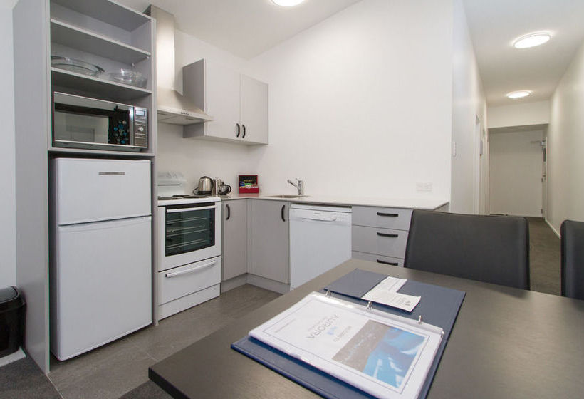 Motel Aurora On George 7