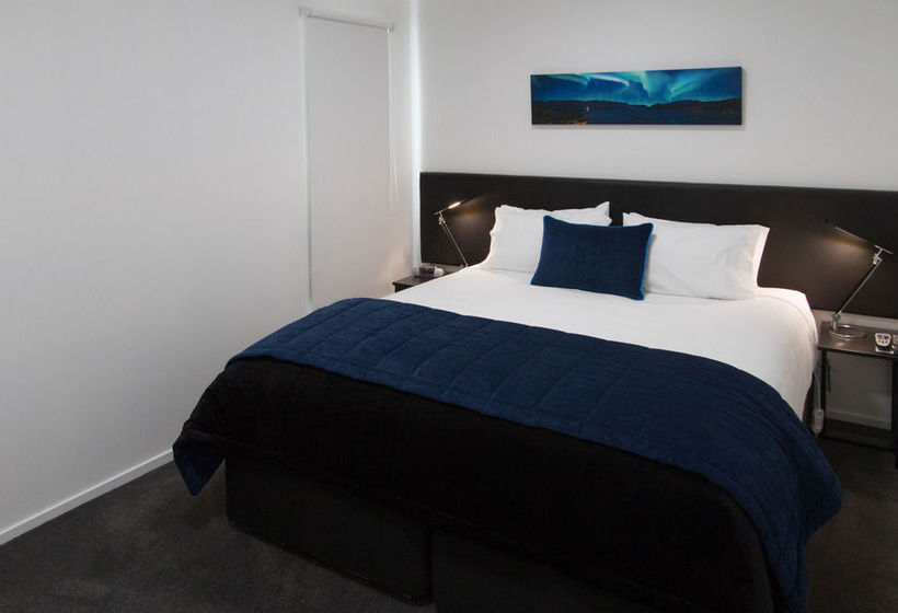 Motel Aurora On George 8