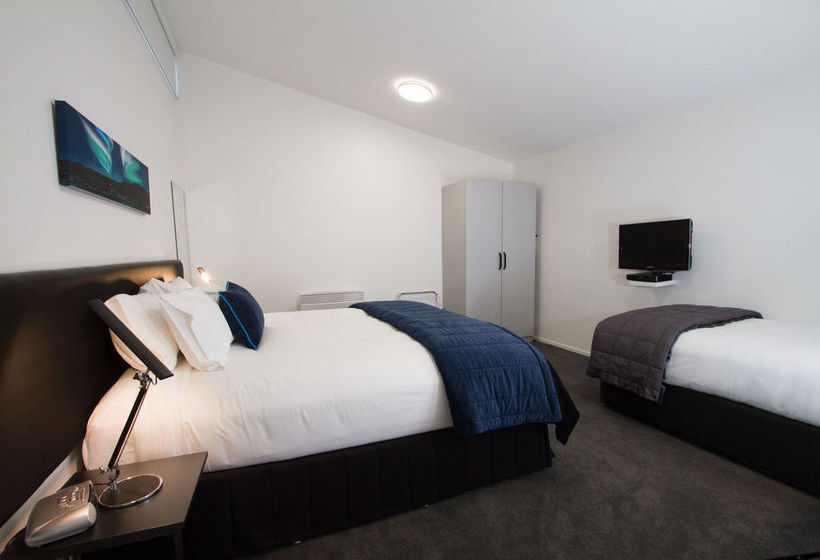 Motel Aurora On George 9