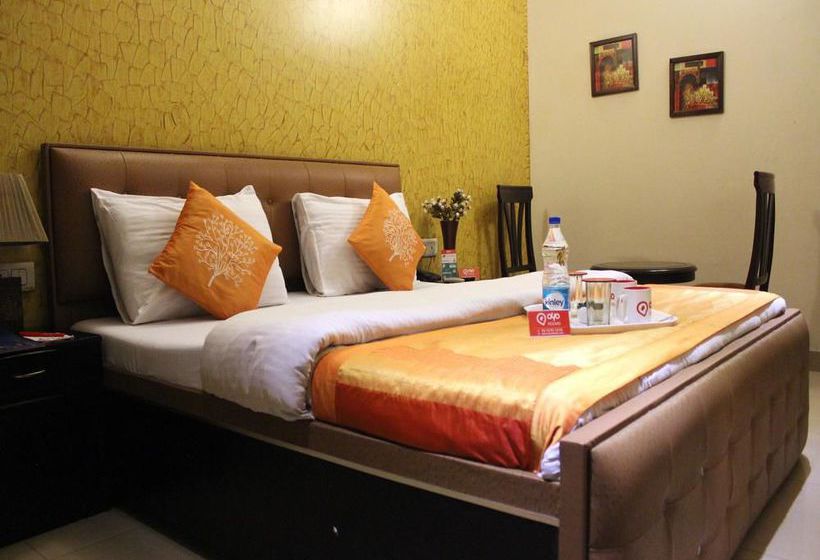 Hotel Oyo Rooms Opposite Sector 14 10