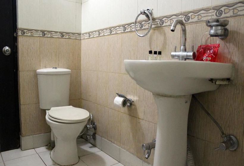 Hotel Oyo Rooms Opposite Sector 14 12