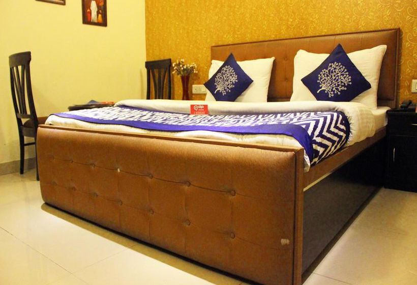 Hotel Oyo Rooms Opposite Sector 14 15